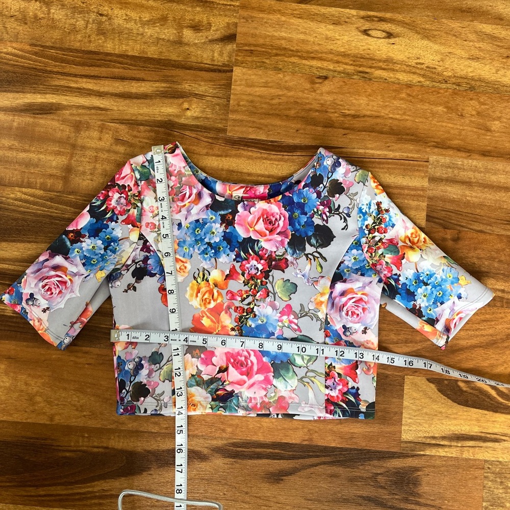 Girls used. Size large - Picture 2 of 3